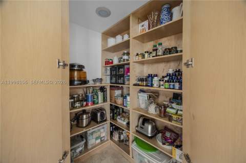 1000 W Island Blvd 1910, Aventura FL - photo 6 of 54