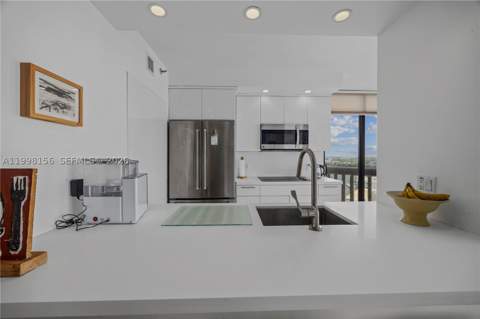1000 W Island Blvd 1910, Aventura FL - photo 7 of 54