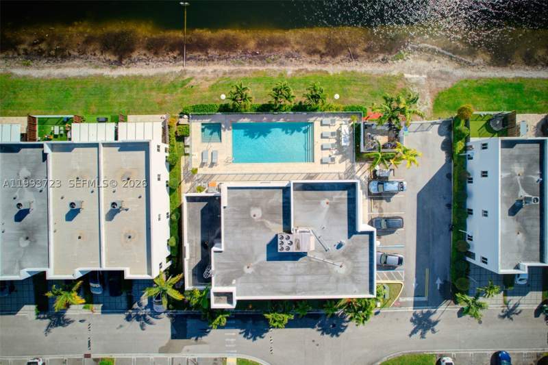 4 bedroom Townhouse at 7159 NW 102nd Place, Neovita, Doral — photo 3
