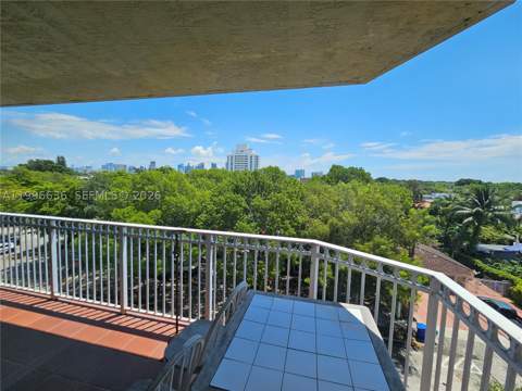 1650 Coral Way 601, Miami FL - photo 14 of 29