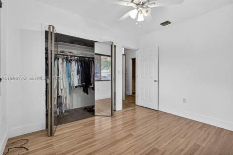 733 W 33rd St, Hialeah FL - photo 11 of 42