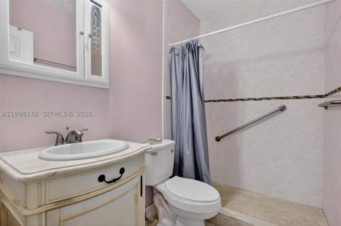 733 W 33rd St, Hialeah FL - photo 12 of 42