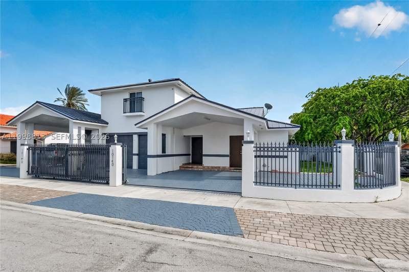 5 bedroom SingleFamilyResidence at 10140 SW 26th Ter, Ben-Car Sub Sec 1, Miami — photo 2