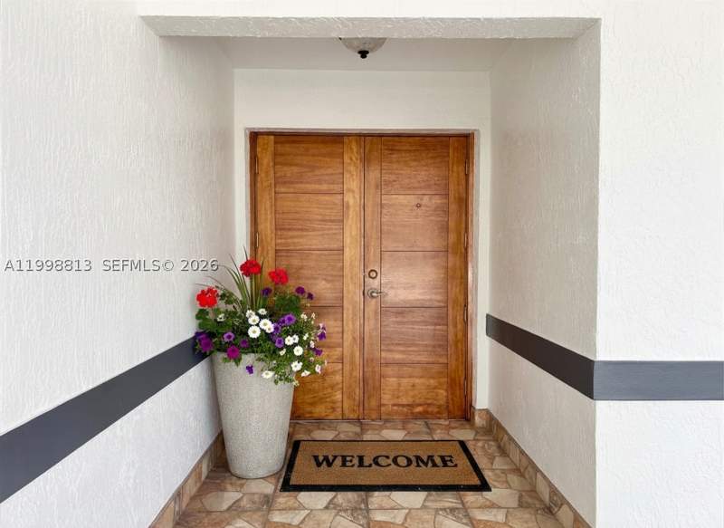 5 bedroom SingleFamilyResidence at 10140 SW 26th Ter, Ben-Car Sub Sec 1, Miami — photo 3
