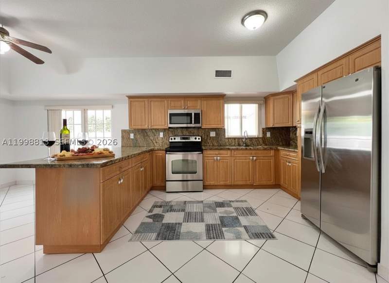 5 bedroom SingleFamilyResidence at 10140 SW 26th Ter, Ben-Car Sub Sec 1, Miami — photo 5