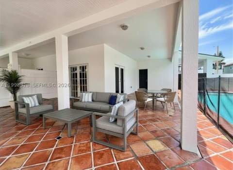 10140 SW 26th Ter, Miami FL - photo 9 of 76