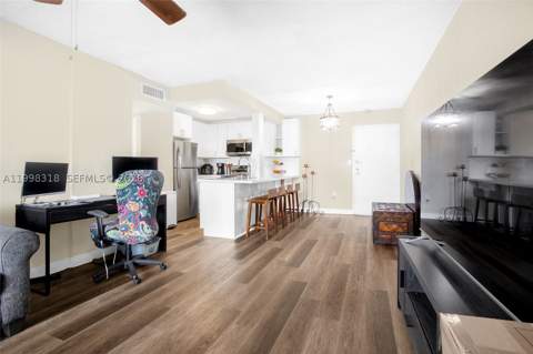 9682 Fontainebleau Blvd 503, Miami FL - photo 10 of 36