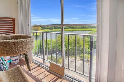 9682 Fontainebleau Blvd 503, Miami FL - photo 24 of 36