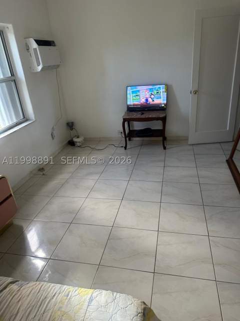 16300 NW 19th Ct, Miami Gardens FL - photo 6 of 9