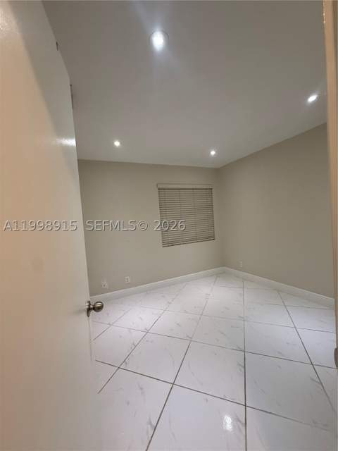 17268 NW 60th Ct, Hialeah FL - photo 9 of 31