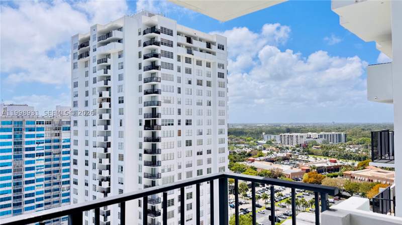 2 bedroom Condominium at 2780 NE 183rd St 2012, Commodore Plaza Condo, Aventura — photo 3