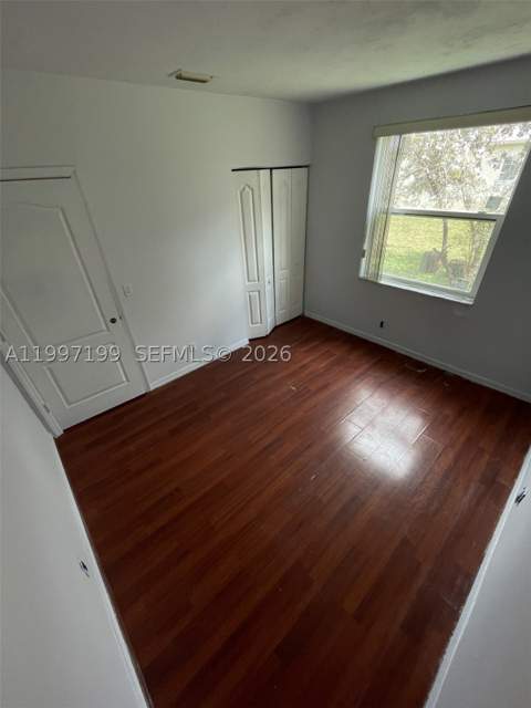 870 NE 212th Ter 3, Miami FL - photo 12 of 18