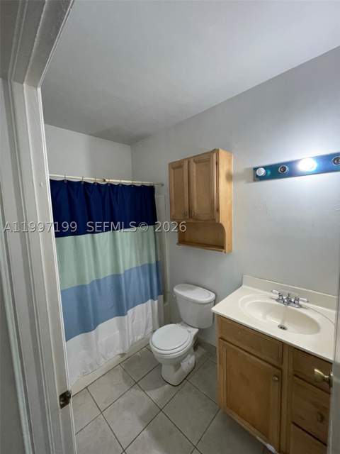 870 NE 212th Ter 3, Miami FL - photo 17 of 18