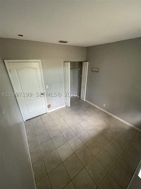 870 NE 212th Ter 3, Miami FL - photo 7 of 18