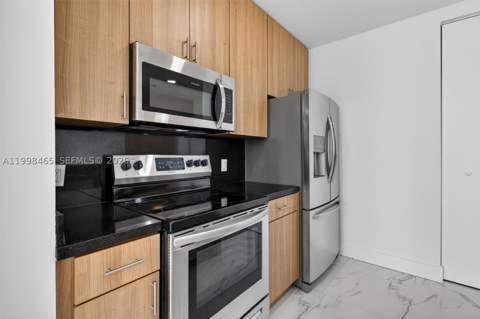 2200 NE 4th Ave 1003, Miami FL - photo 13 of 68