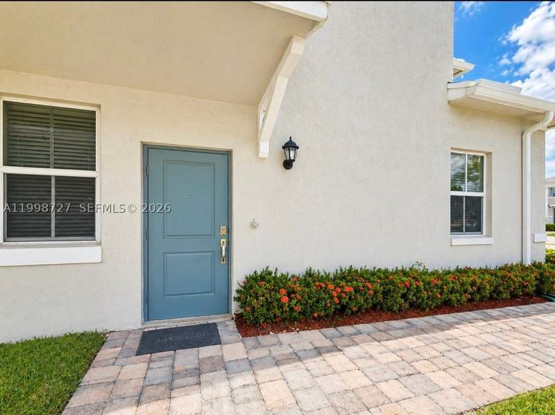 4 bedroom Townhouse at 823 SE 17th St, Cedar At Keys Gate, Homestead — photo 3