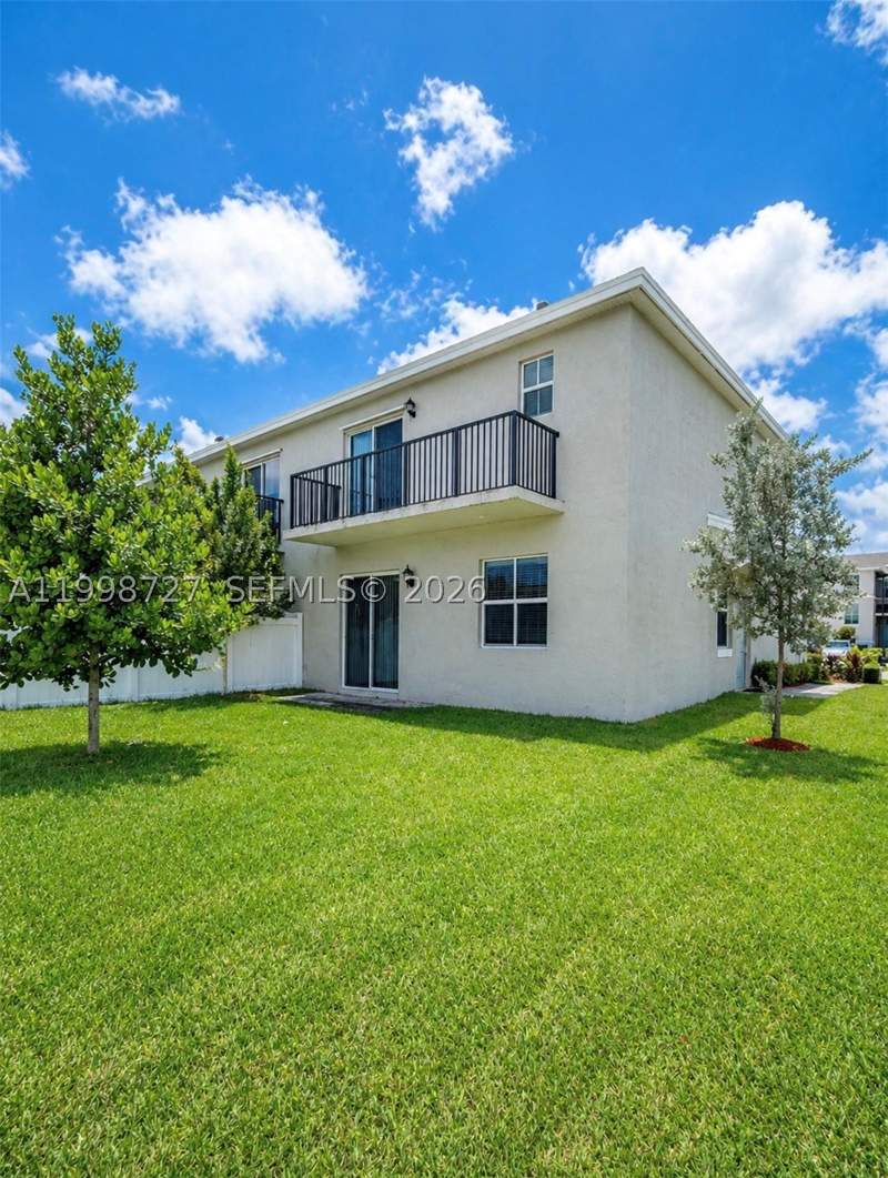 4 bedroom Townhouse at 823 SE 17th St, Cedar At Keys Gate, Homestead — photo 5