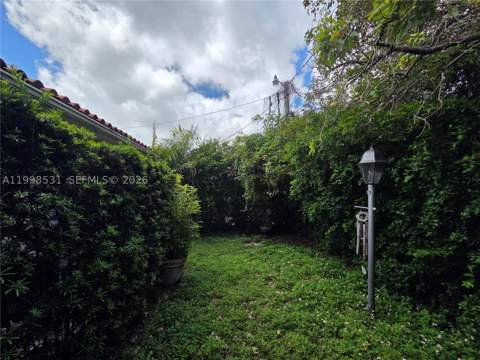 345 Malaga Ave, Coral Gables FL - photo 11 of 58