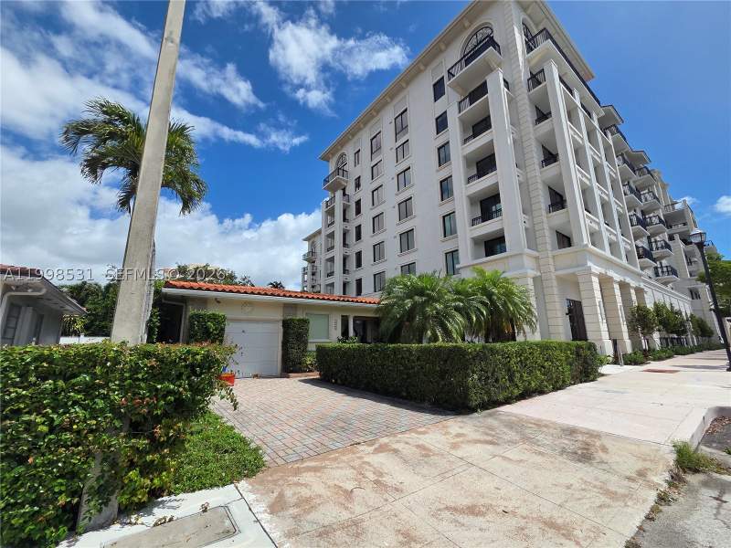 2 bedroom SingleFamilyResidence at 345 Malaga Ave, Coral Gables Crafts Sec, Coral Gables — photo 2