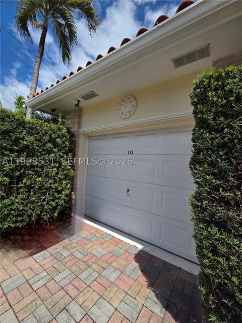 345 Malaga Ave, Coral Gables FL - photo 6 of 58