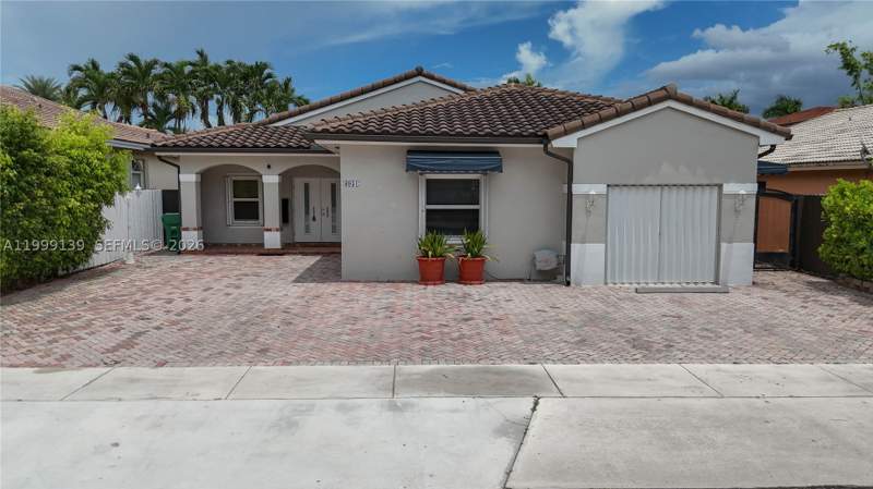 4 bedroom SingleFamilyResidence at 6931 SW 159th Pl, Pedro Alberto Sub Replat, Miami — photo 2