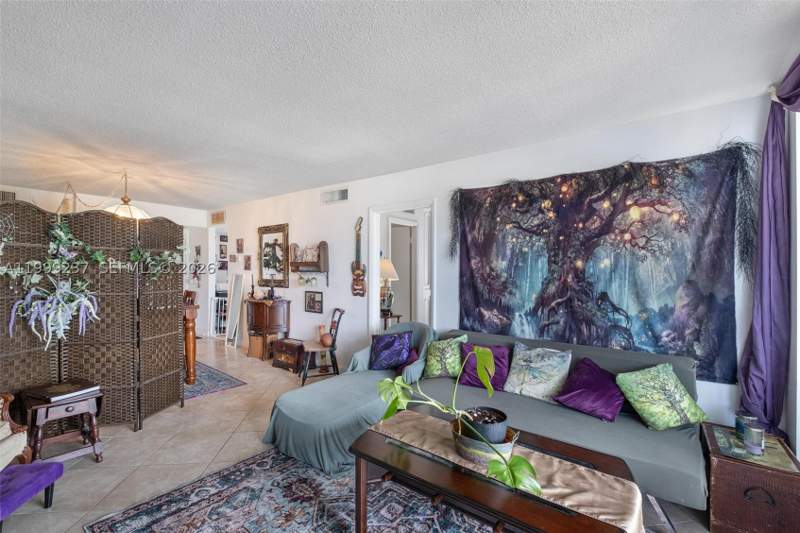 2 bedroom Condominium at 3475 N Country Club Dr 619, Ensenada Condo Bldg E-Ii, Aventura — photo 2