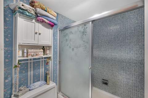 3475 N Country Club Dr 619, Aventura FL - photo 23 of 30