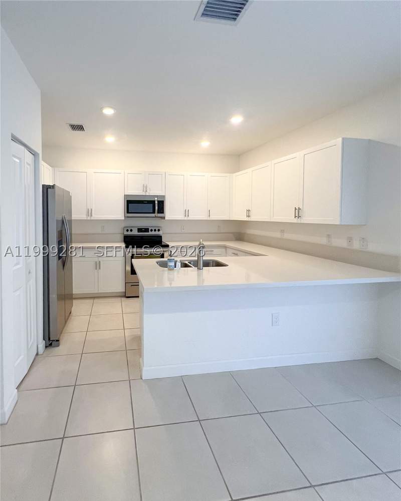 3 bedroom Townhouse at 20800 NE 5th Ct, Via Ventura Neighborhood, Miami — photo 5