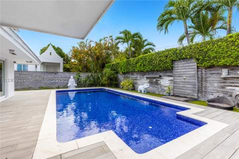 524 Warren Ln, Key Biscayne FL - photo 7 of 61