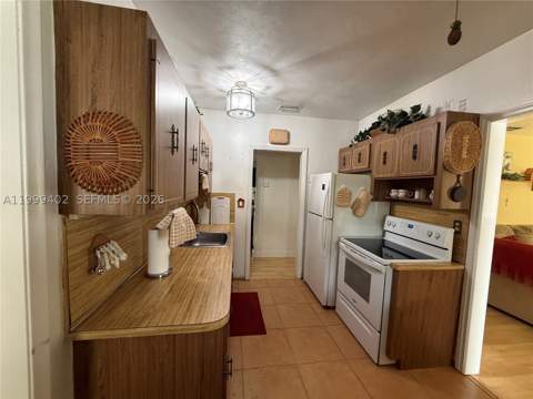 1771 NE 180th St, North Miami Beach FL - photo 6 of 18