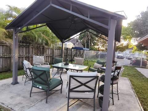 7736 NW 197 Ln, Hialeah FL - photo 7 of 17