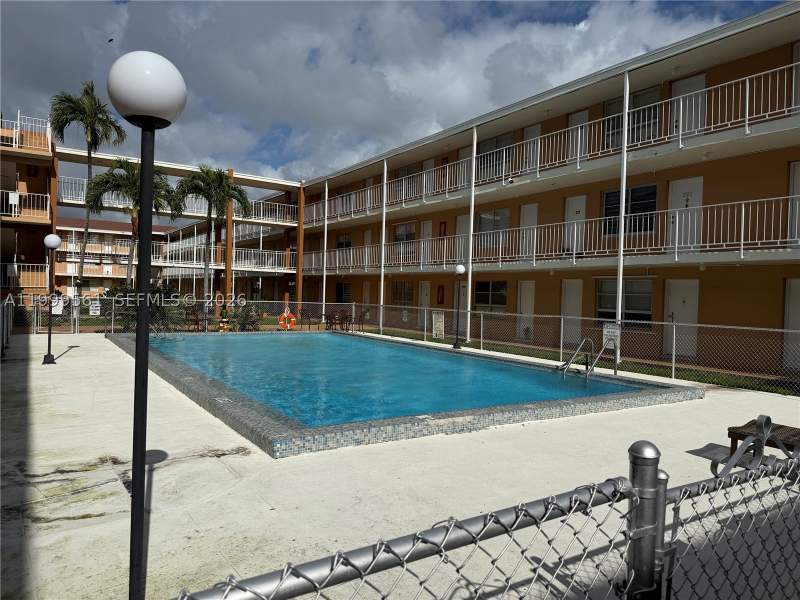 1 bedroom Condominium at 3881 W Flagler St 319, 3881 West Flagler Condo, Miami — photo 3