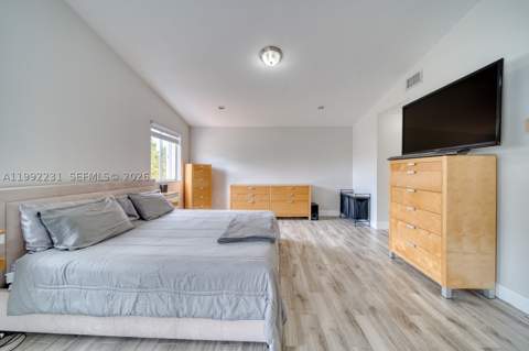 15261 SW 108th Ter, Miami FL - photo 16 of 36