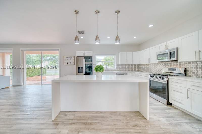 4 bedroom SingleFamilyResidence at 15261 SW 108th Ter, Jasmine At The Hammocks 1, Miami — photo 2