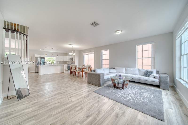 4 bedroom SingleFamilyResidence at 15261 SW 108th Ter, Jasmine At The Hammocks 1, Miami — photo 4