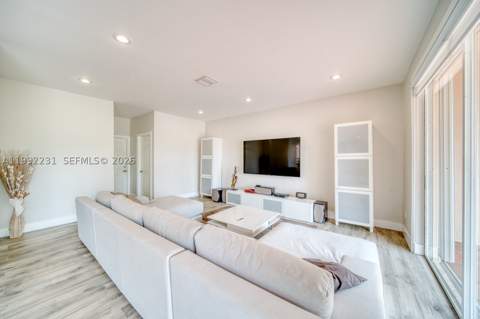 15261 SW 108th Ter, Miami FL - photo 6 of 36