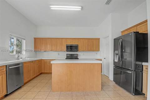2020 SE 23rd Ave, Homestead FL - photo 13 of 45
