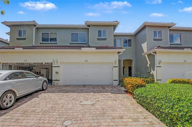 3 bedroom Townhouse at 2020 SE 23rd Ave, Towngate North, Homestead — photo 2