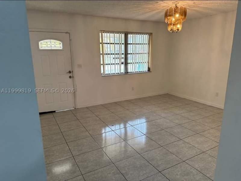 6 bedroom SingleFamilyResidence at 9021 SW 30th Ter, Coral Gables Heights, Miami — photo 2