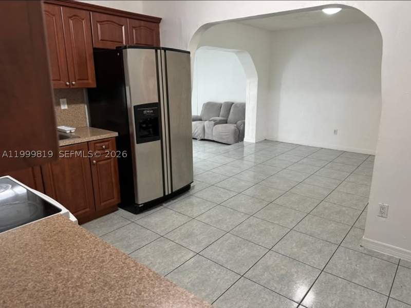 6 bedroom SingleFamilyResidence at 9021 SW 30th Ter, Coral Gables Heights, Miami — photo 4