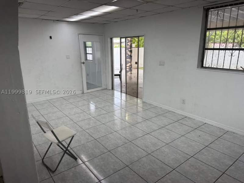6 bedroom SingleFamilyResidence at 9021 SW 30th Ter, Coral Gables Heights, Miami — photo 5