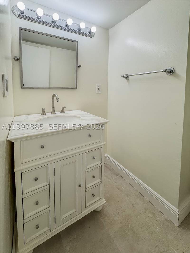 1 bedroom Condominium at 2935 NE 163rd St 4T, Bayswater Court Condo, North Miami Beach — photo 5