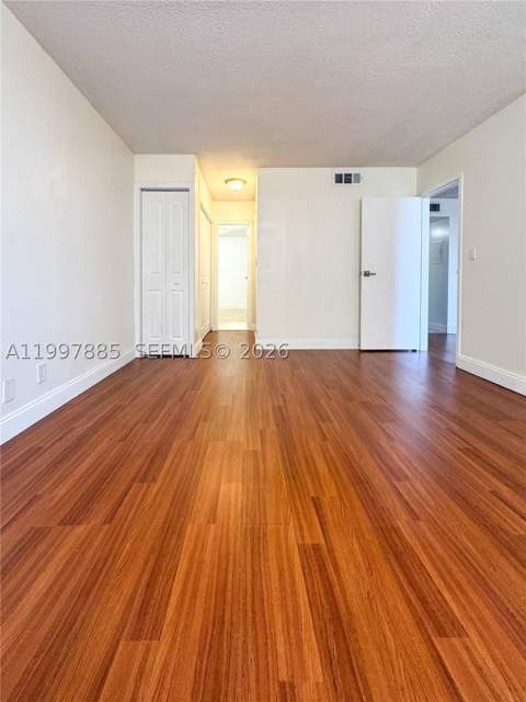 2935 NE 163rd St 4T, North Miami Beach FL - photo 6 of 8
