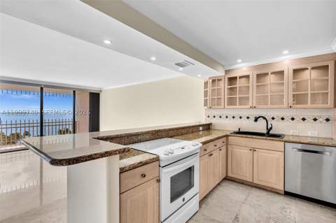 2 Grove Isle Dr B805, Miami FL - photo 12 of 48