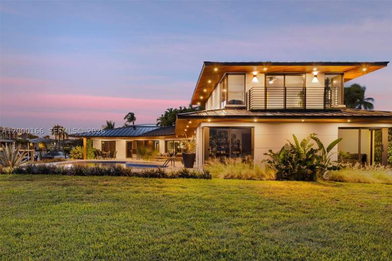 5 bedroom SingleFamilyResidence at 1982 NE 119th Rd, Sans Souci Estates, North Miami — photo 3