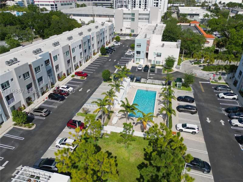 2 bedroom Townhouse at 2505 NE 193rd St 4208, Riverwood, Miami — photo 3