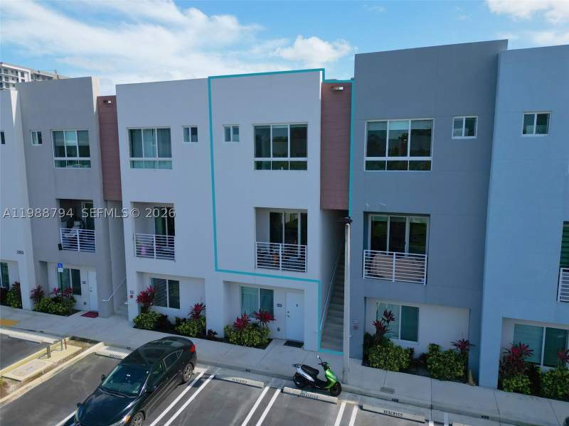 2 bedroom Townhouse at 2505 NE 193rd St 4208, Riverwood, Miami — photo 4