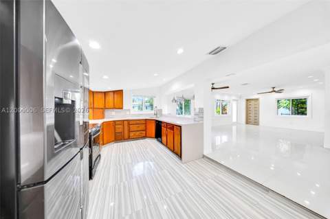1104 NE 85th St, Miami FL - photo 18 of 66