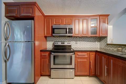 1250 SE 31st Ct 104-33, Homestead FL - photo 13 of 19
