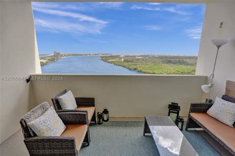 300 Bayview Dr Ph10, Sunny Isles Beach FL - photo 7 of 26